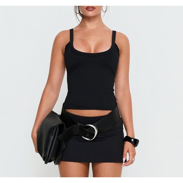 Solid Slim-Fit Crop Camisole with Scoop Neck