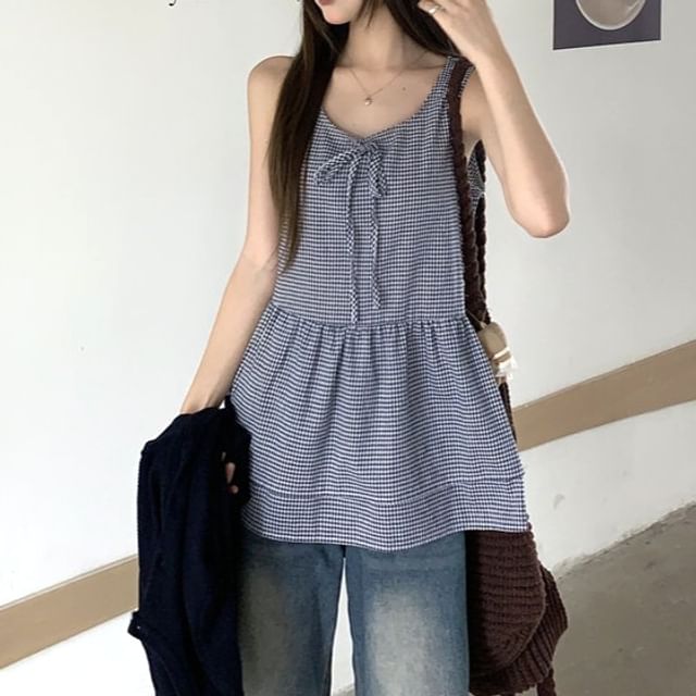 Sleeveless Crew Neck Plaid Blouse / Crew Neck Plain Cardigan
