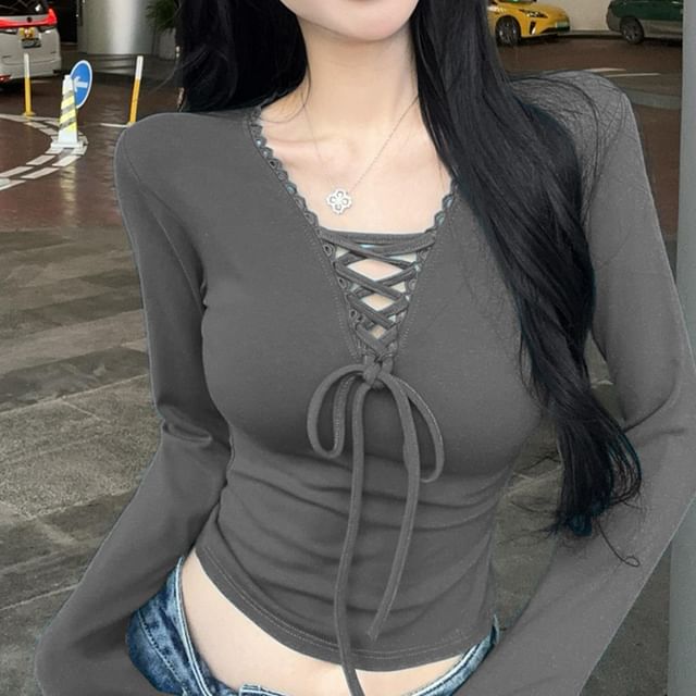 Lace-Up V-Neck Crop Top with Long Sleeves and Slim Fit