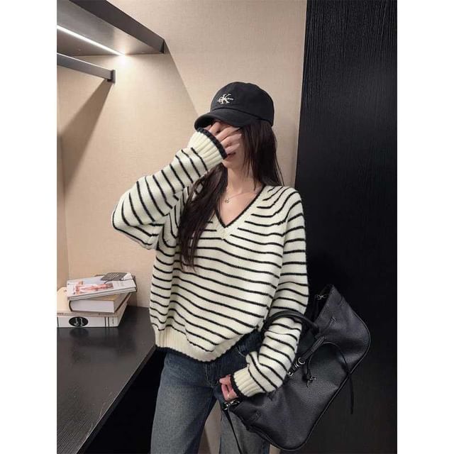 Striped Contrast Trim V-Neck Sweater