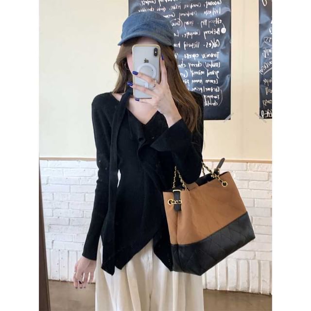 Elegant Knit Set with V-Neck Long Sleeve Top and Scarf