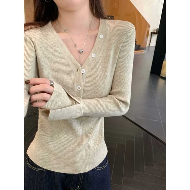 Ribbed Knit V-Neck Top with Long Sleeves