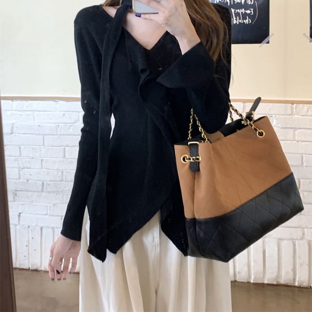 Ruffle Trim Knit Top Long Sleeve V-Neck