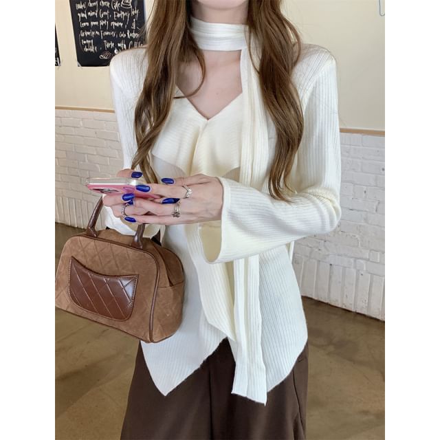 Ruffle Trim Knit Top Long Sleeve V-Neck