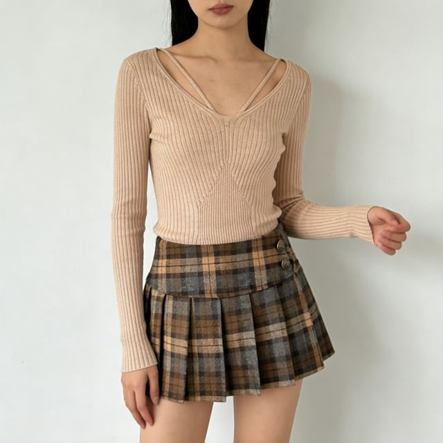 Ribbed Knit V-Neck Long Sleeve Tee