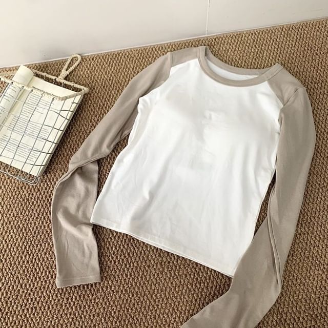 Padded Raglan Crop Tee with Crew Neck