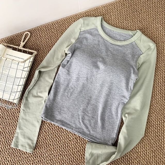 Padded Raglan Crop Tee with Crew Neck