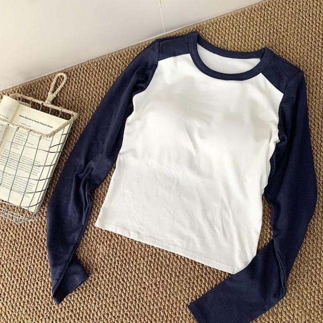 Padded Raglan Crop Tee with Crew Neck