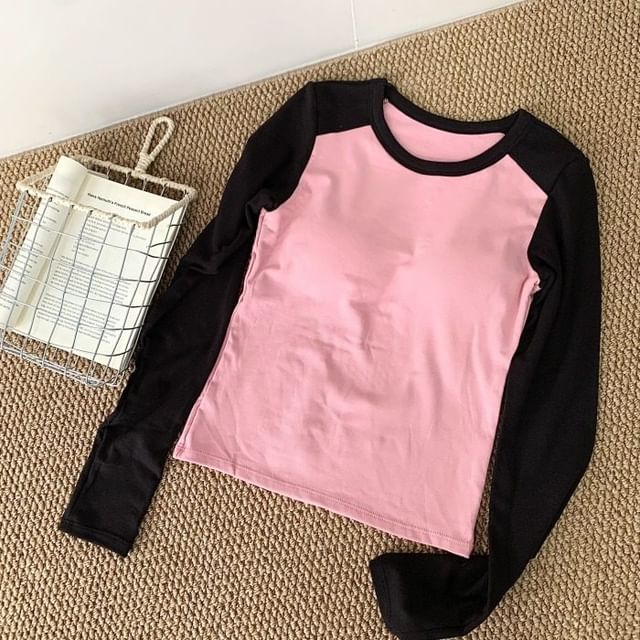 Padded Raglan Crop Tee with Crew Neck