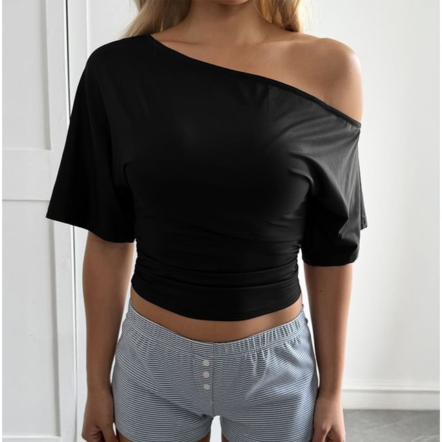 Cold Shoulder Crop Tee with Slim Fit