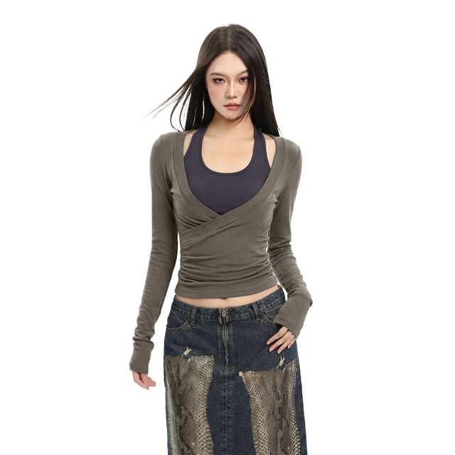 Set: V-Neck Crop Tee + Halter Neck Top