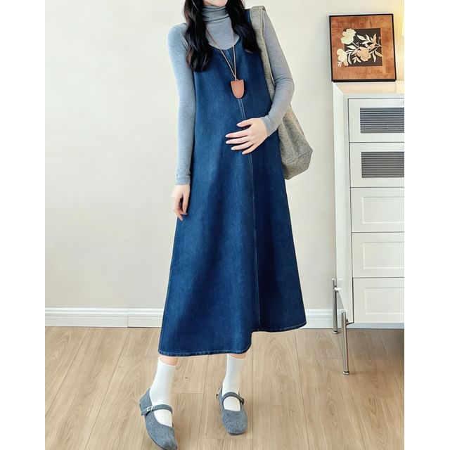 Maternity Turtleneck Tee with Denim Midi Dress Set