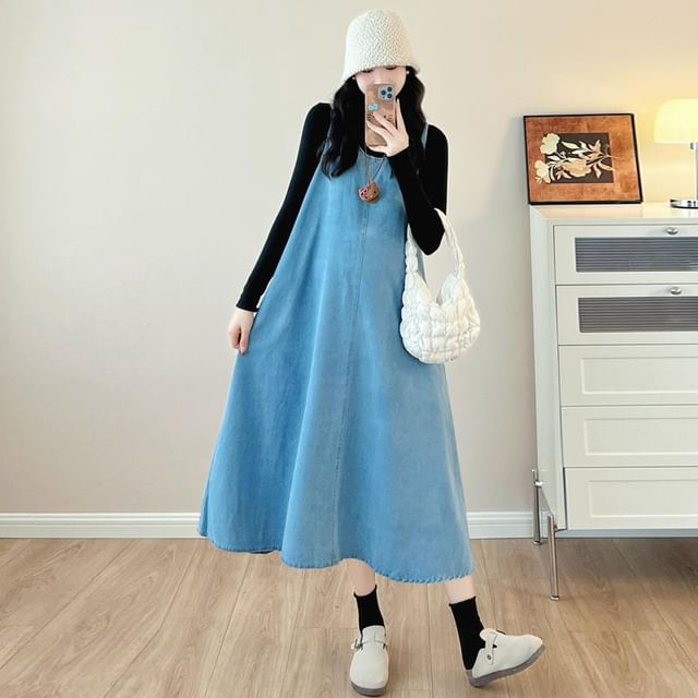 Maternity Turtleneck Tee with Denim Midi Dress Set
