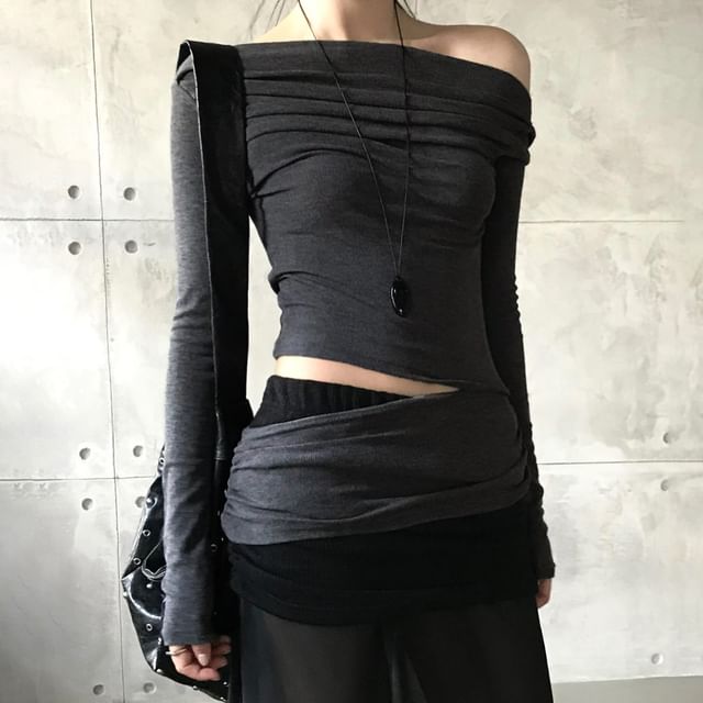 Cutout Off-Shoulder T-Shirt Long Sleeve