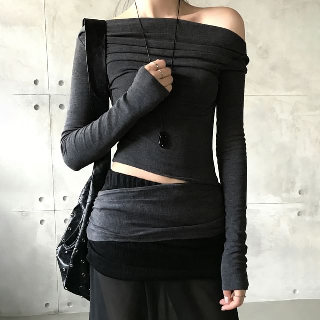 Cutout Off-Shoulder T-Shirt Long Sleeve