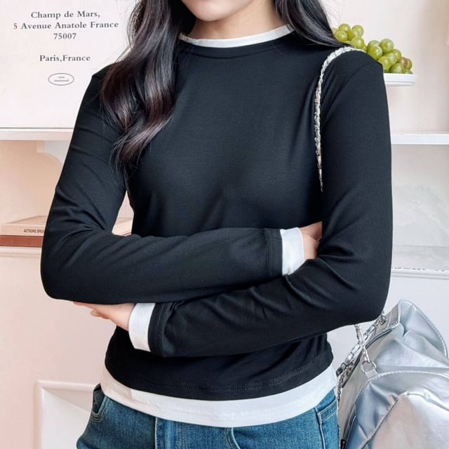 Two Tone Ruched Tee with Crew Neck