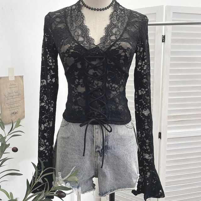 V-Neck Lace-Up Lace Slim Fit Crop Top