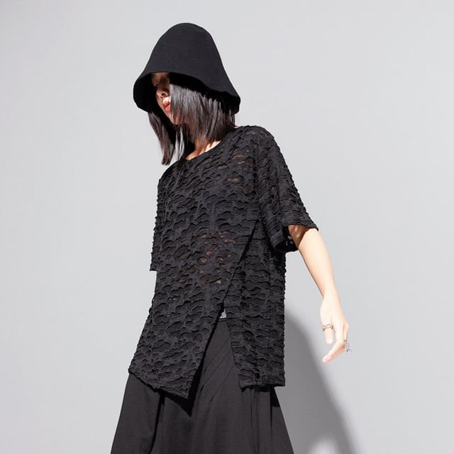 Textured Slit Crew Tee in Solid