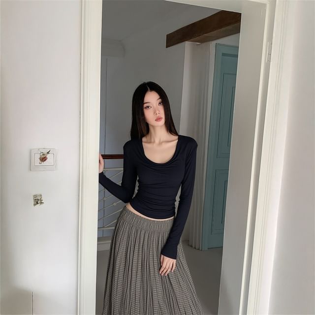 Two-Tone V-Neck Knit Top with Plaid Maxi Skirt