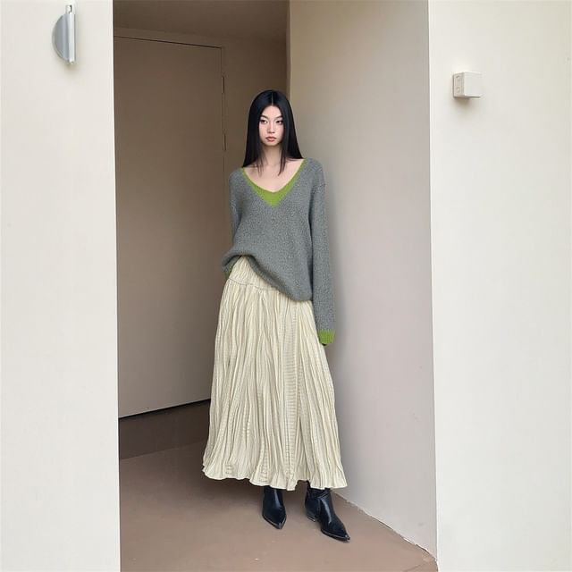 Two-Tone V-Neck Knit Top with Plaid Maxi Skirt