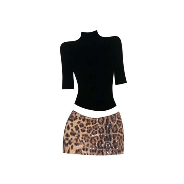 Mock Neck Elbow-Sleeve T-Shirt with Low Rise Leopard Print Mini Skirt Set