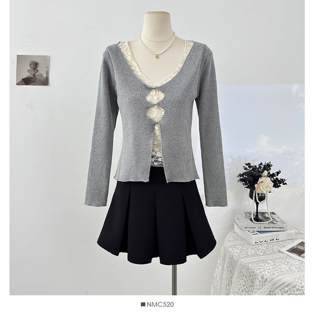 Lace Panel V-Neck Slim Top