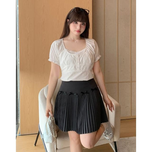 Square Neck Puff Sleeve Ruffle Blouse