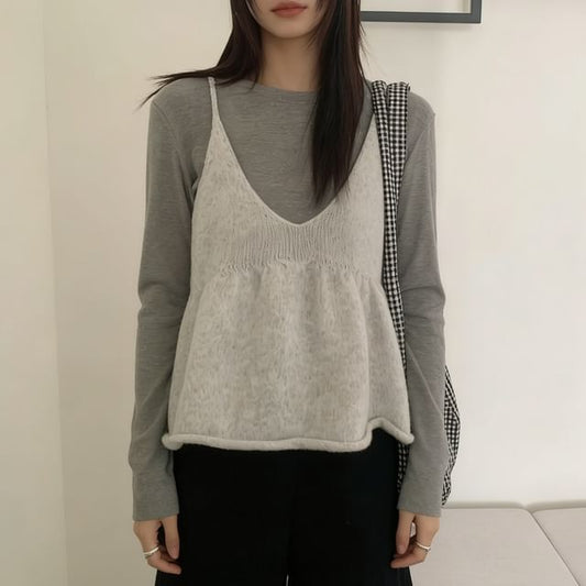 Cropped V-Neck Sleeveless Top in Solid Color