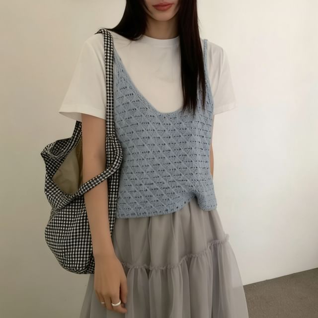 Plain Knit V-Neck Sleeveless Top