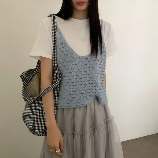 Plain Knit V-Neck Sleeveless Top
