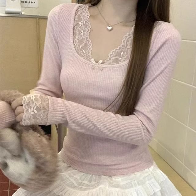Lace Trim Long Sleeve Solid Color Tee