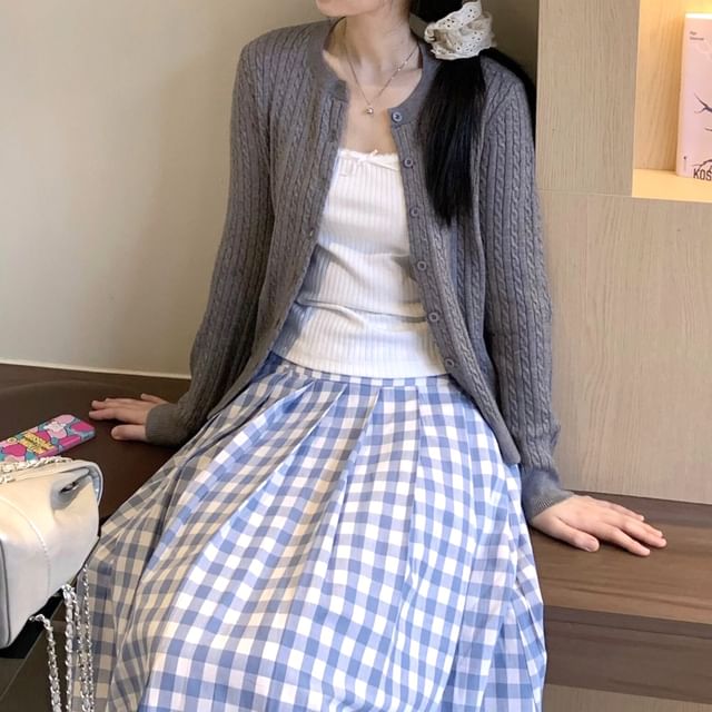 Round Neck Plain Cable Knit Cardigan / Mid Rise Plaid Maxi A-Line Skirt