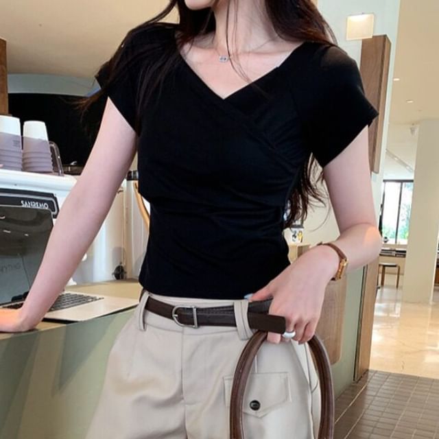 Short Sleeve V-Neck Wrapped Basic Tee