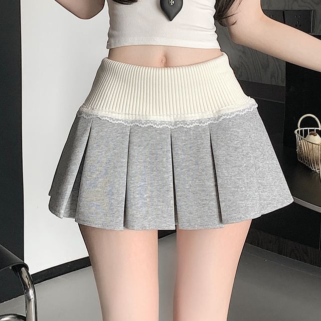 Solid Pleated Mini Skirt - Altfashion Shop