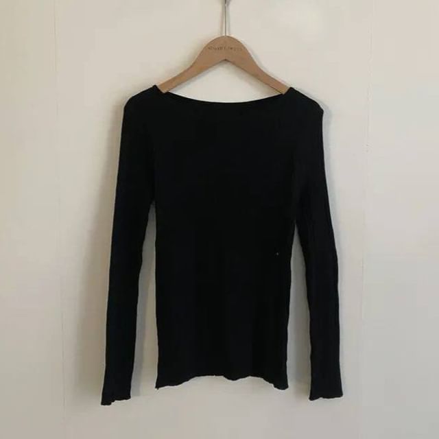 Asymmetric Hem Knit Top with Long Sleeves