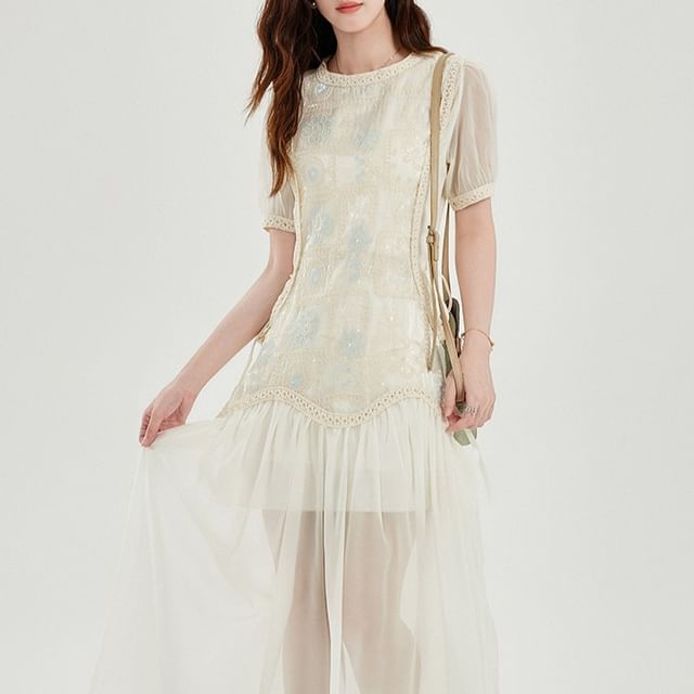 Short-Sleeve Crewneck Lace Maxi A-Line Dress