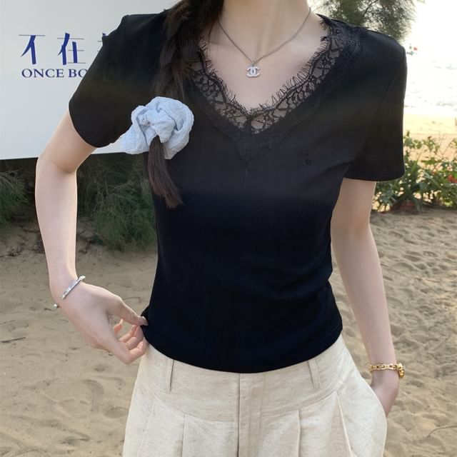 Ribbed V-Neck Lace-Trim T-Shirt with Short Sleeves