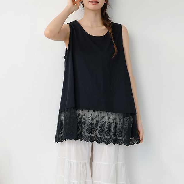 Crewneck Lace Panel Sleeveless Top