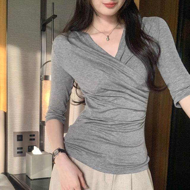 Ruched Slim-Fit V-Neck Tee with Three-Quarter Sleeves
