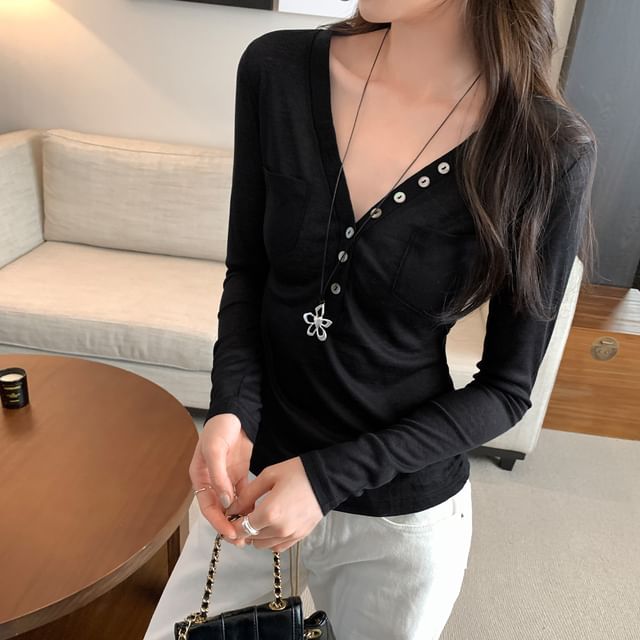 Slim-Fit Sheer Long-Sleeve V-Neck Tee in Solid Tone