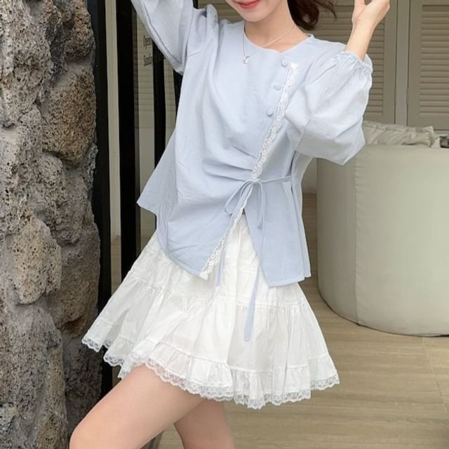 Long-Sleeved Round Neck Asymmetrical Lace Blouse