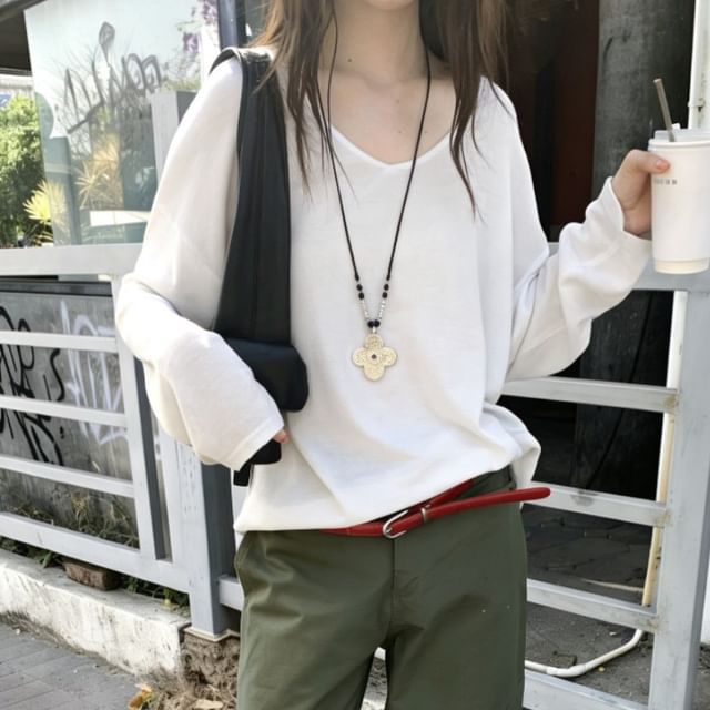 Heathered V-Neck Knit Long Sleeve Pullover