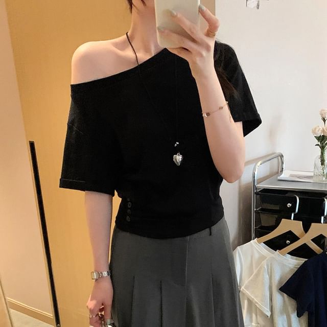 One-Shoulder Short Sleeve Basic Tee