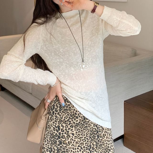 Extended Sleeve Mock Neck Minimal Tee