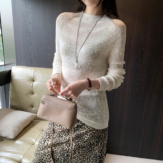 Extended Sleeve Mock Neck Minimal Tee