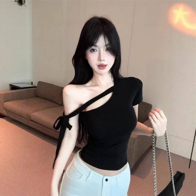 Off-Shoulder Short Sleeve Basic Tee