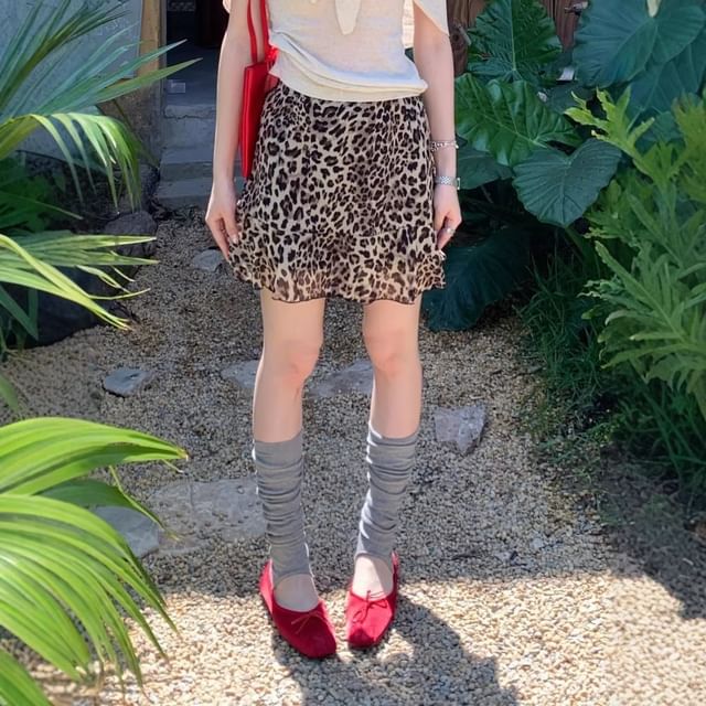 Mid Waist Leopard Print Mini Skirt