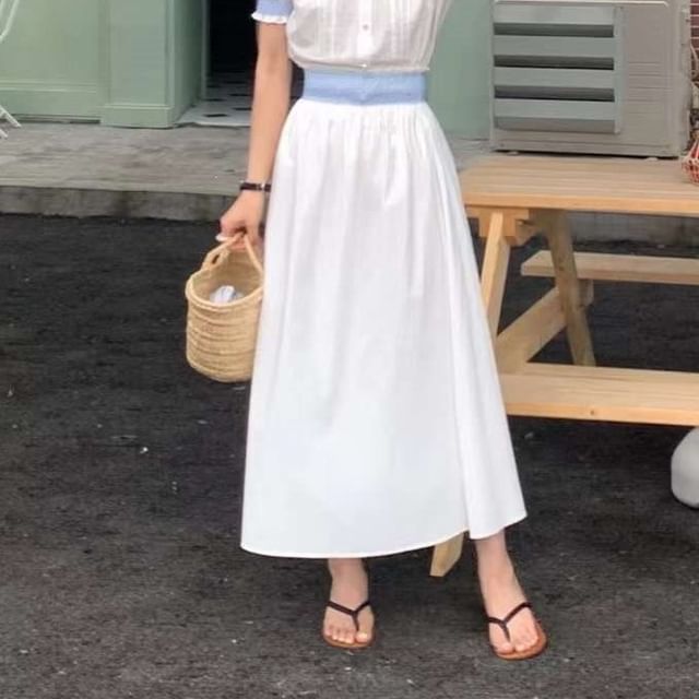 Short-Sleeve Collared Plaid Trim Blouse / Mid Rise Plain Maxi A-Line Skirt