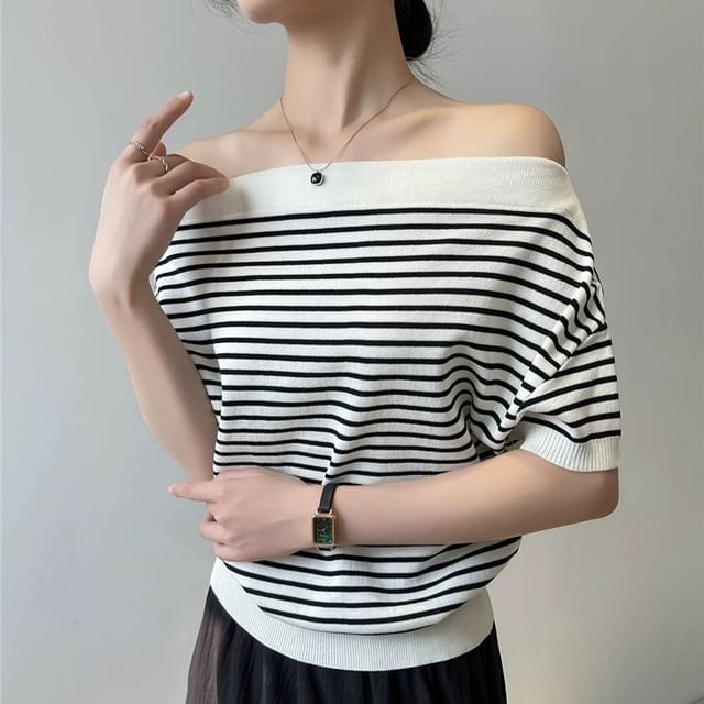 Asymmetrical Striped One-Shoulder Knit Tee