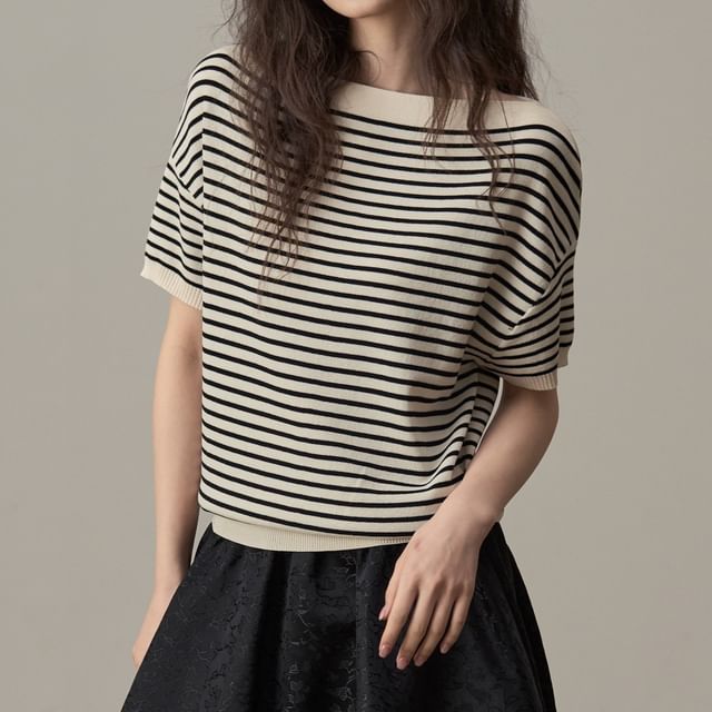 Asymmetrical Striped One-Shoulder Knit Tee